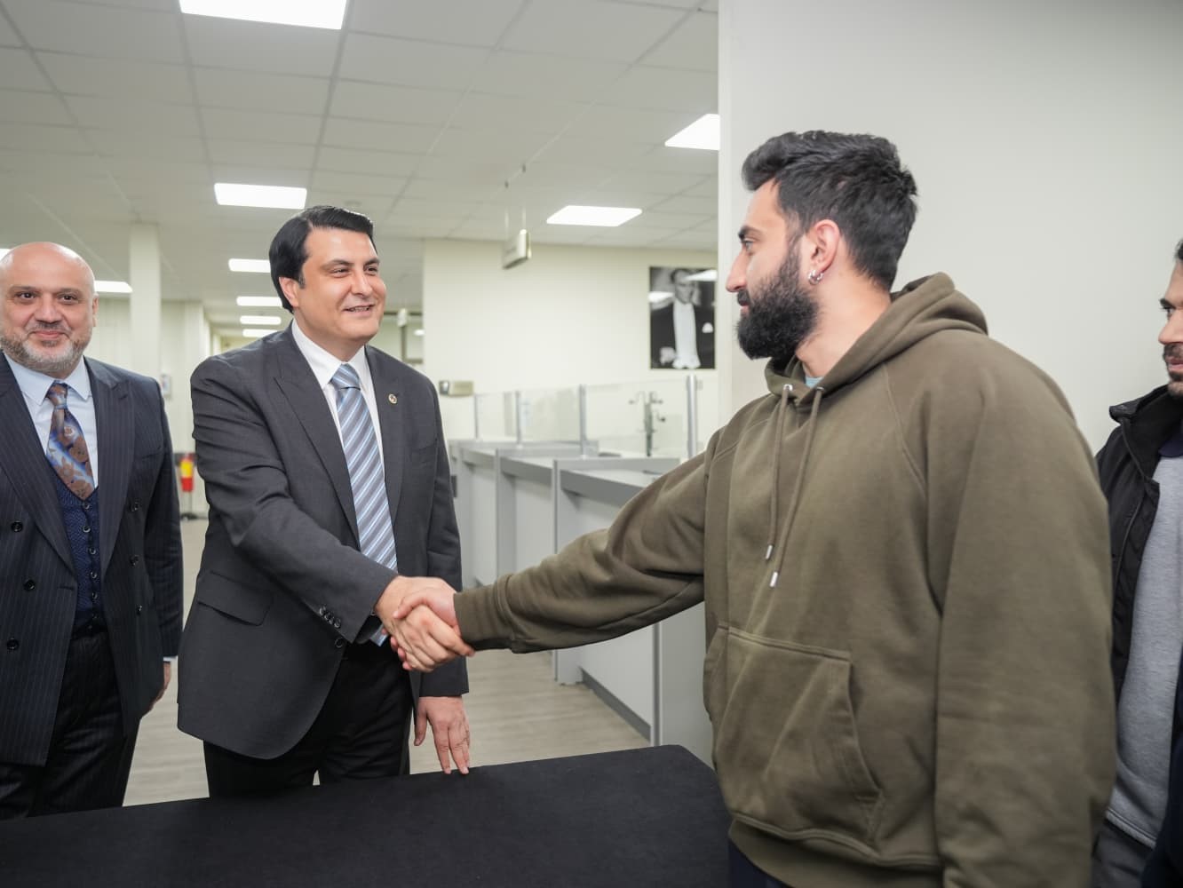 Yılmaz, belediye çalışanlarıyla bayramlaştı
