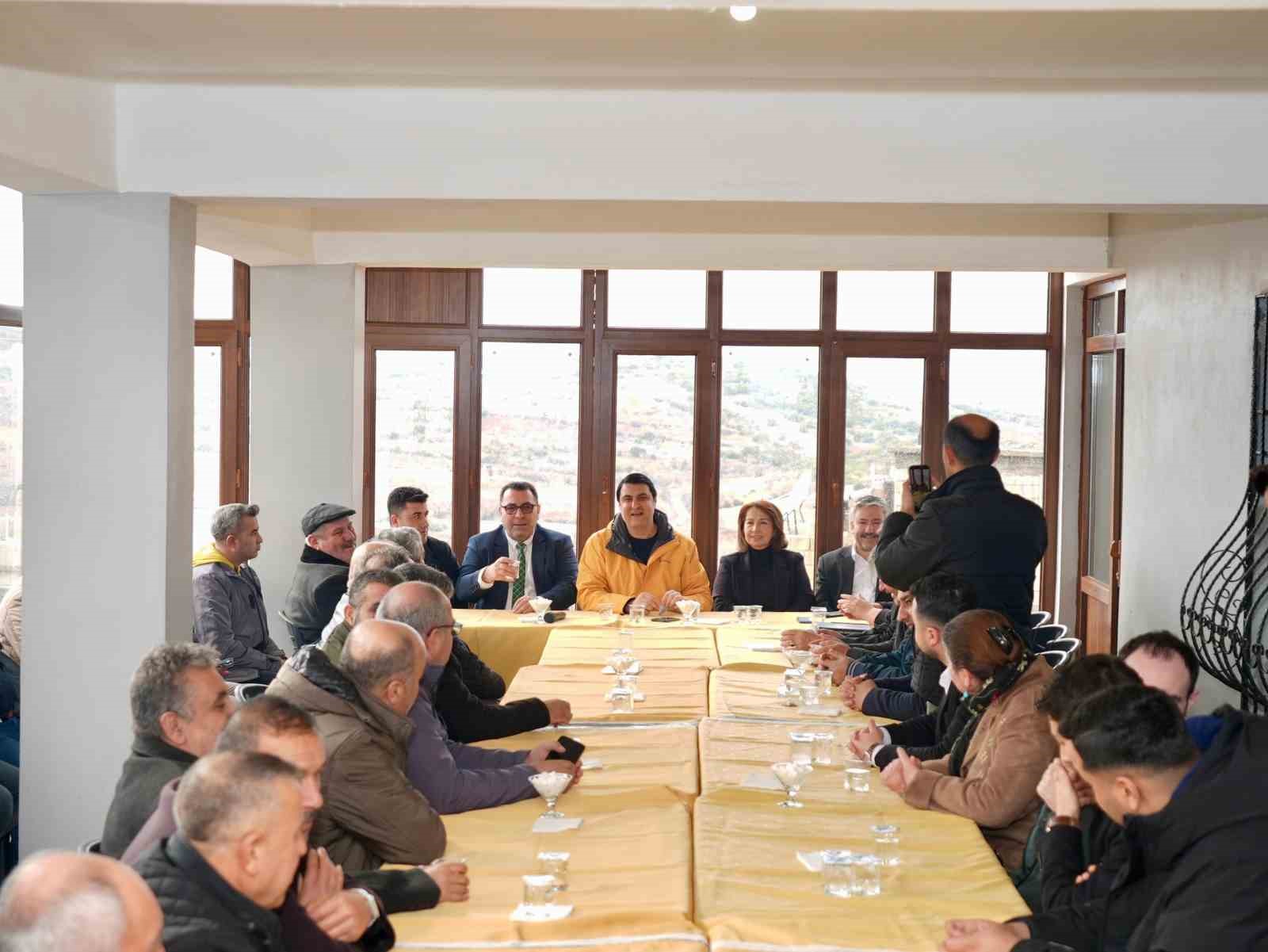 Yılmaz: "Kimsenin kendini çaresiz hissetmemesi için çalışıyoruz"
Yılmaz: "Kimsenin kendini çaresiz hissetmemesi için çalışıyoruz"