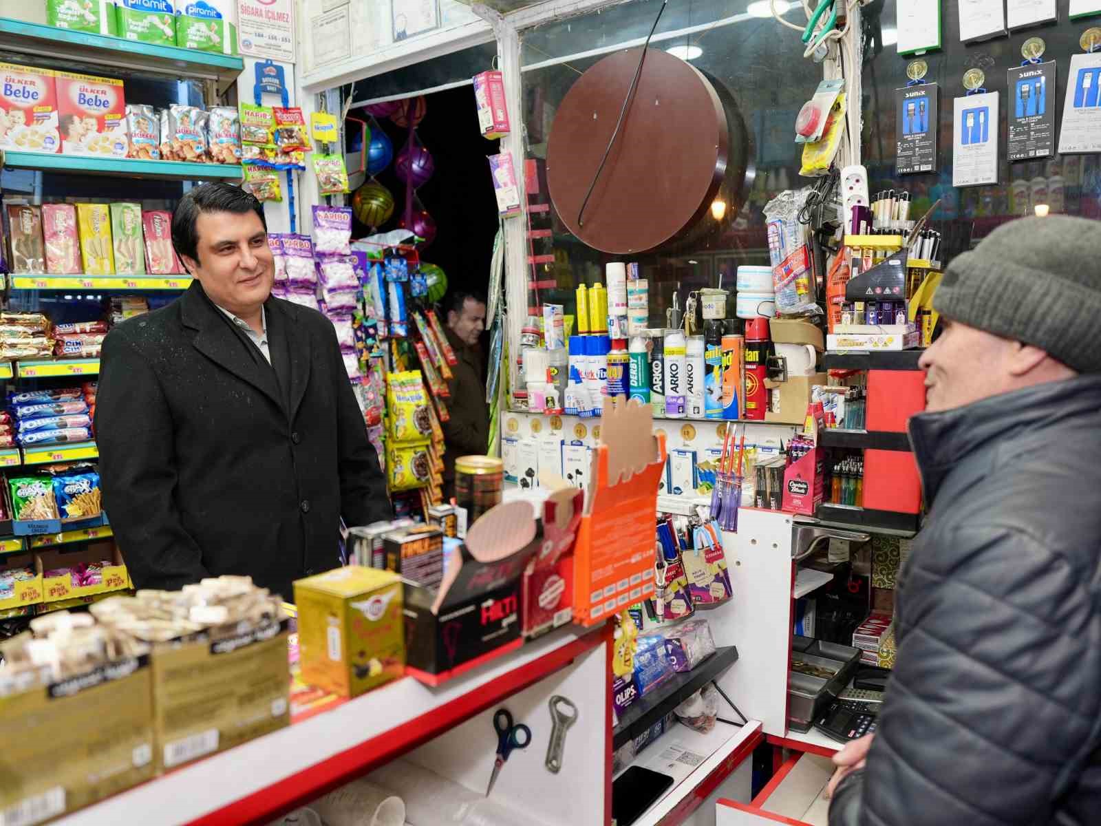 Yılmaz, tarihi mahallelerde esnaf ve vatandaşlarla buluştu
