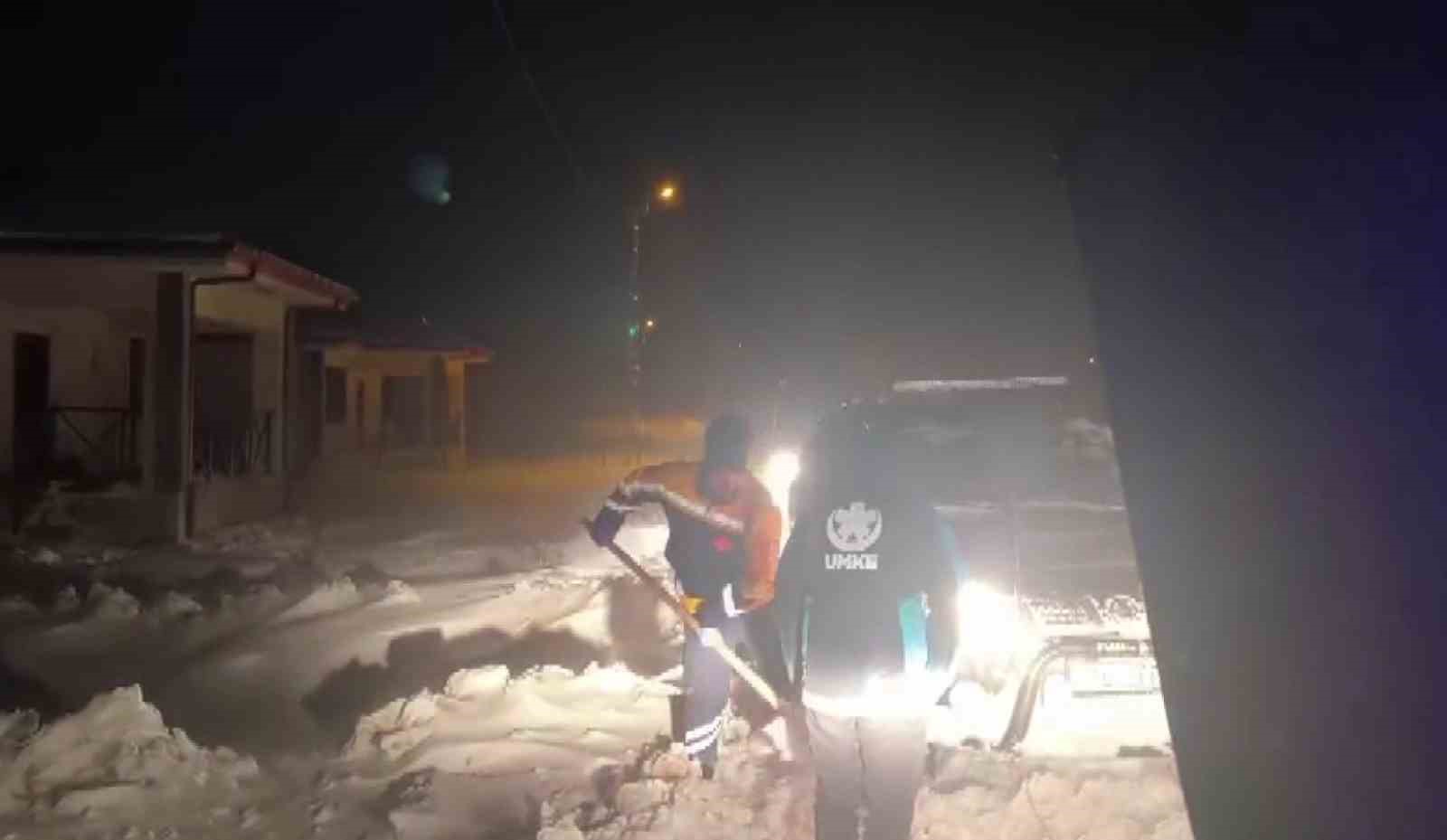 Yoğun tipide hasta kurtarma mücadelesi
