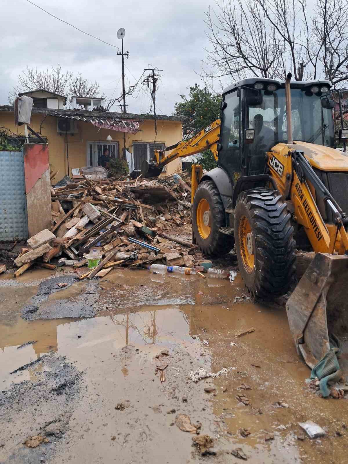 Yoğun yağışlara karşı Sultanhisar Belediyesi teyakkuzda
