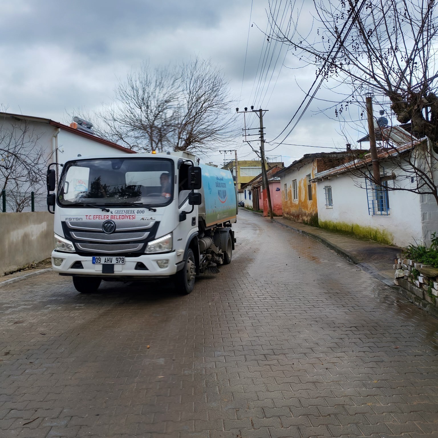 Yoğun yaşın ardından belediye ekipleri sahada
