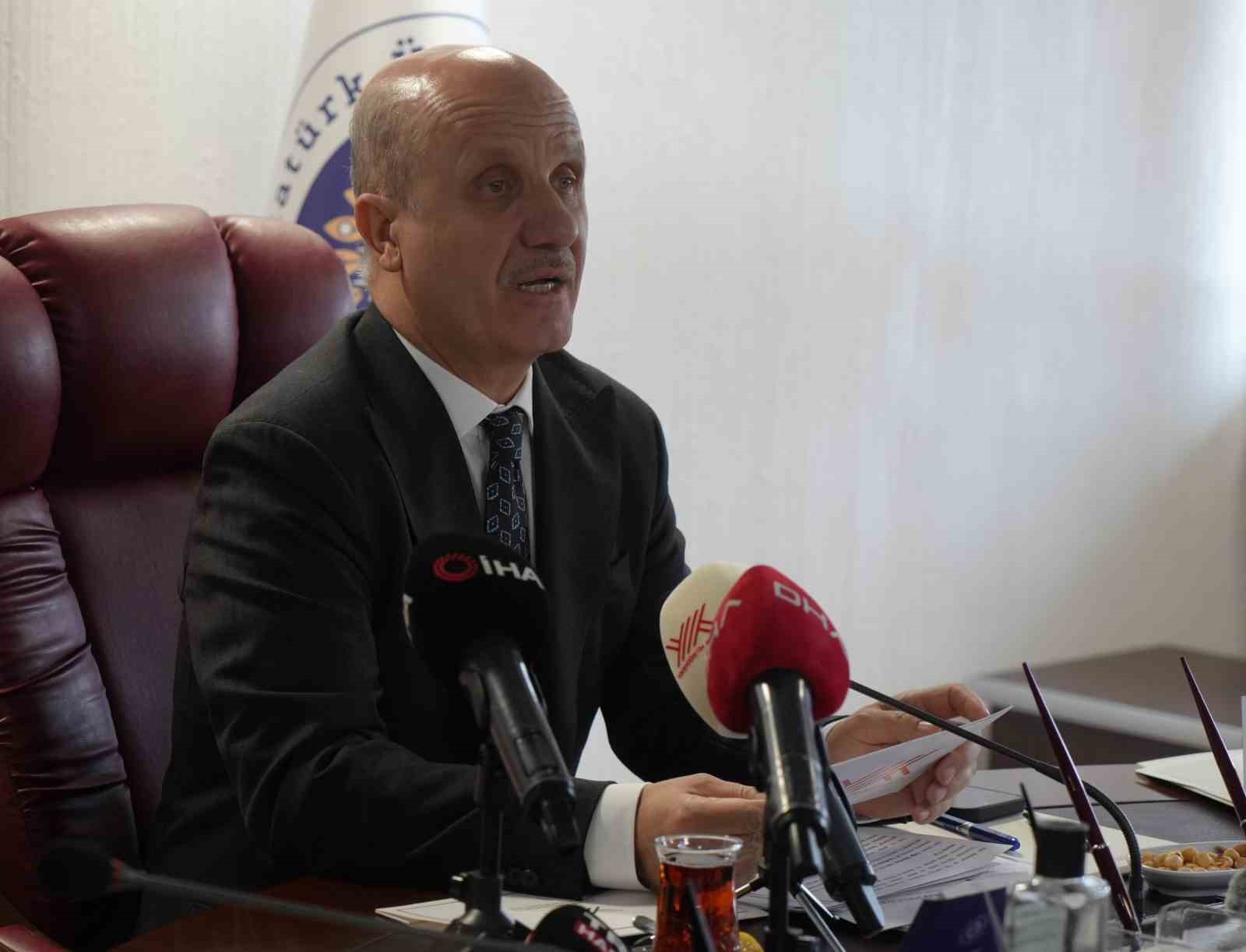 YÖK Başkan Prof. Dr. Erol Özvar, "Lisans eğitiminin üç yıla indirilmesiyle alakalı daha somut adımlar atabileceğimize inanmaktayım"
