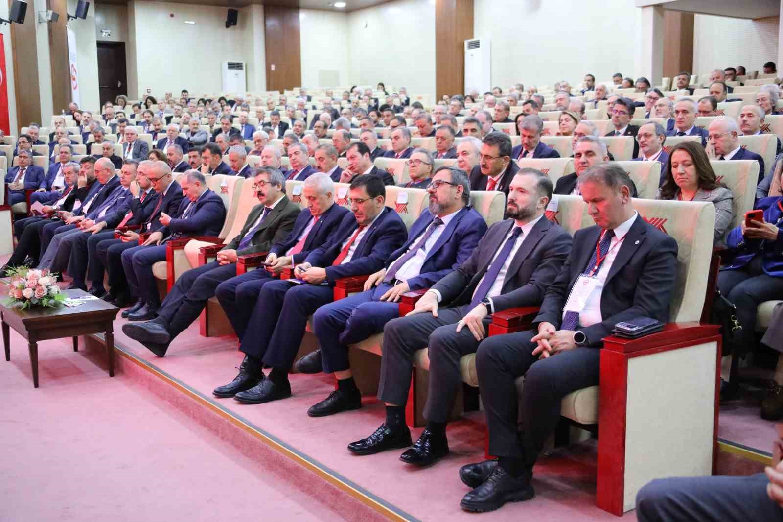 YÖK Başkanı Özvar: "Müfredatların teknoloji dönüşümüne uyumunu hızlandıracak mekanizmaları kurmayı hedefliyoruz"
