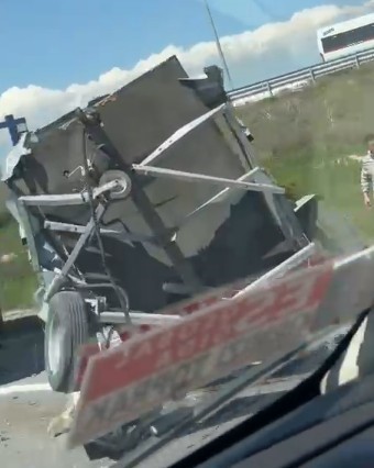 Yol şeridi çeken araca otomobil çarptı
