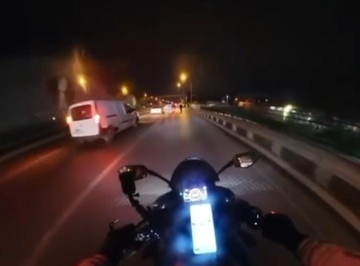 Yola atlayan yaya tehlikeli anlar yaşattı
