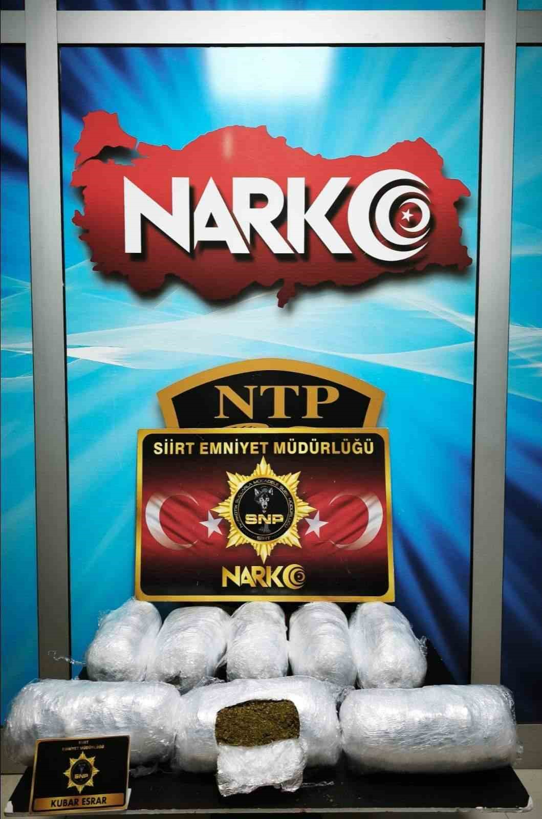 Yolcu otobüsünde 9 kilo kubar esrar ele geçirildi: 1 tutuklama
