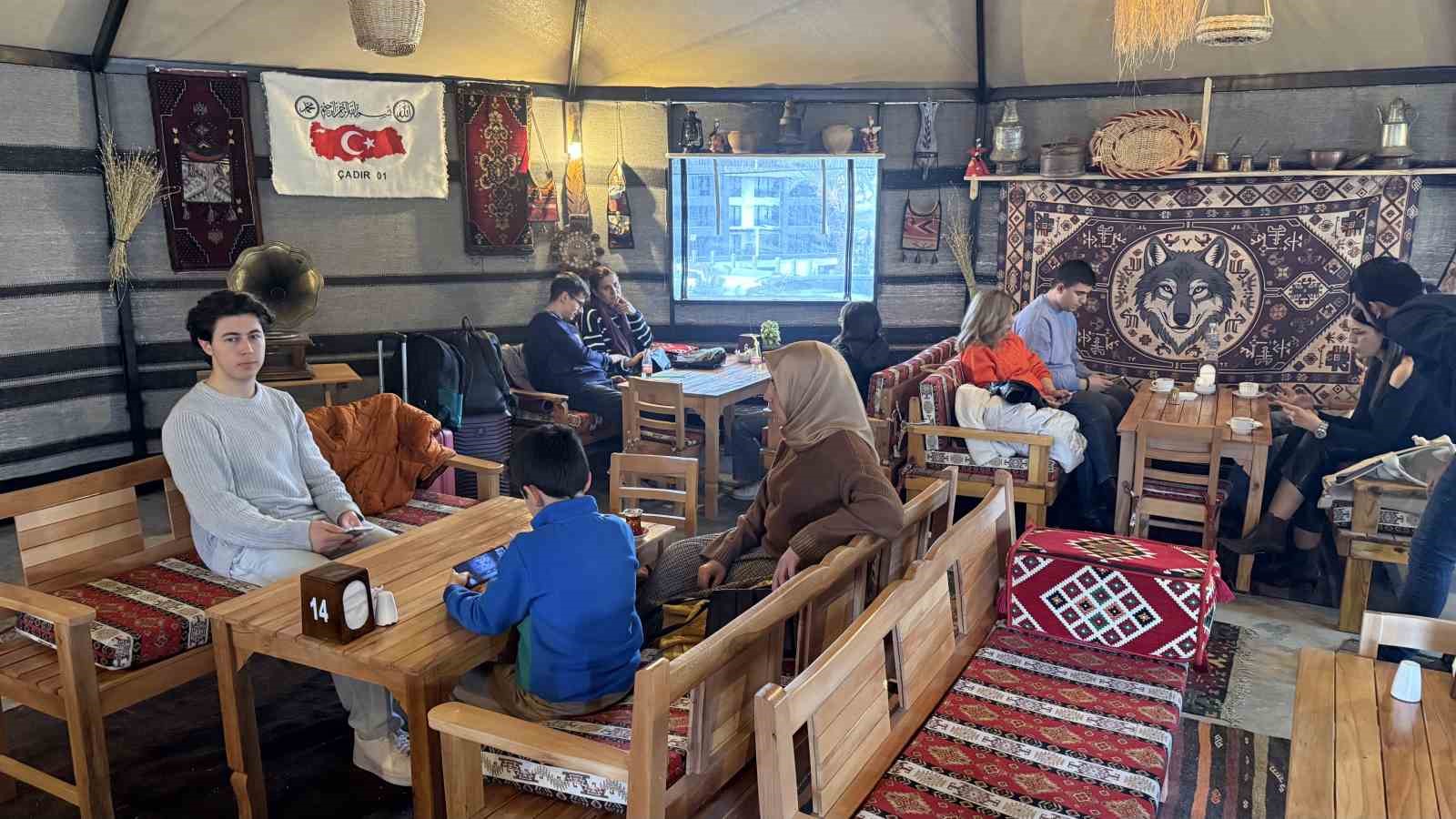 Yolculara otantik durak hizmeti
