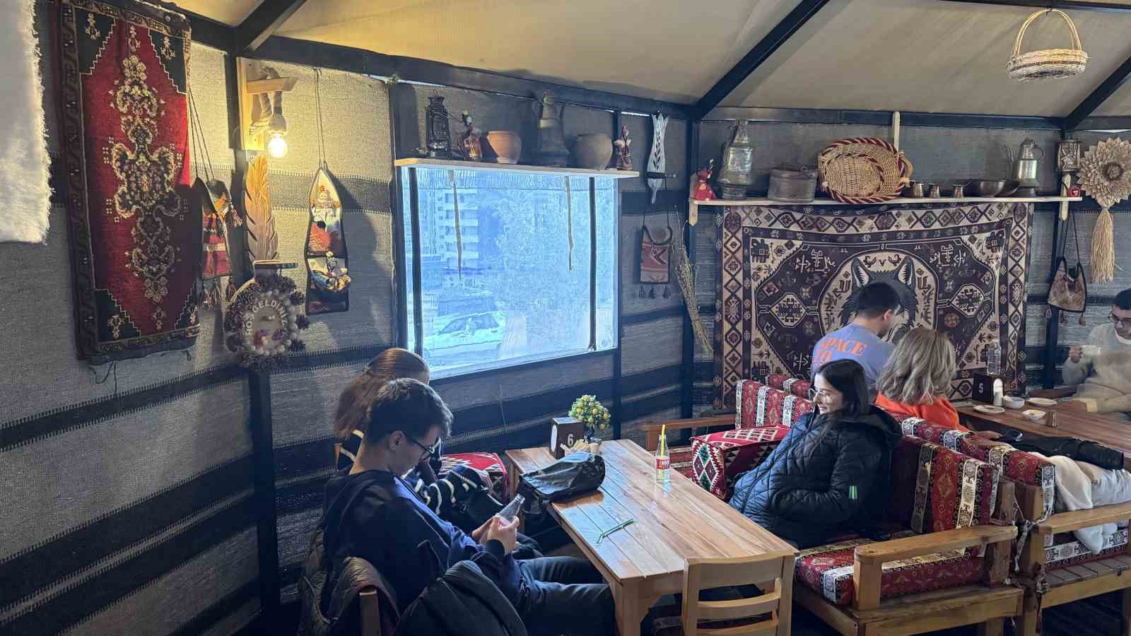 Yolculara otantik durak hizmeti
