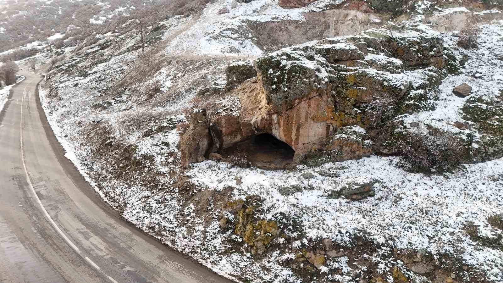 Yolcuların dinlendiği Kara Mağara’nın ismi değişse de izleri kaldı
