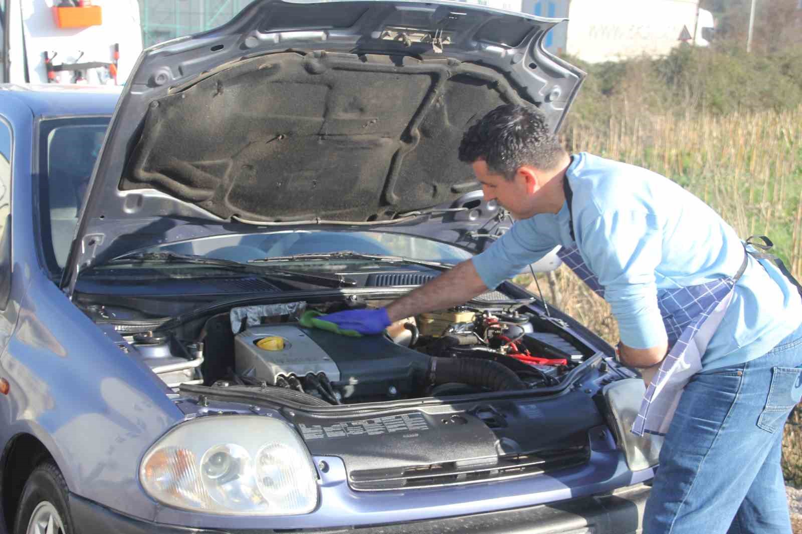 Yöneticiliği bıraktı, küresel ısınmaya karşı ’mobil ve susuz’ araç yıkama başlattı
Yöneticiliği bıraktı, küresel ısınmaya karşı ’mobil ve susuz’ araç yıkama başlattı