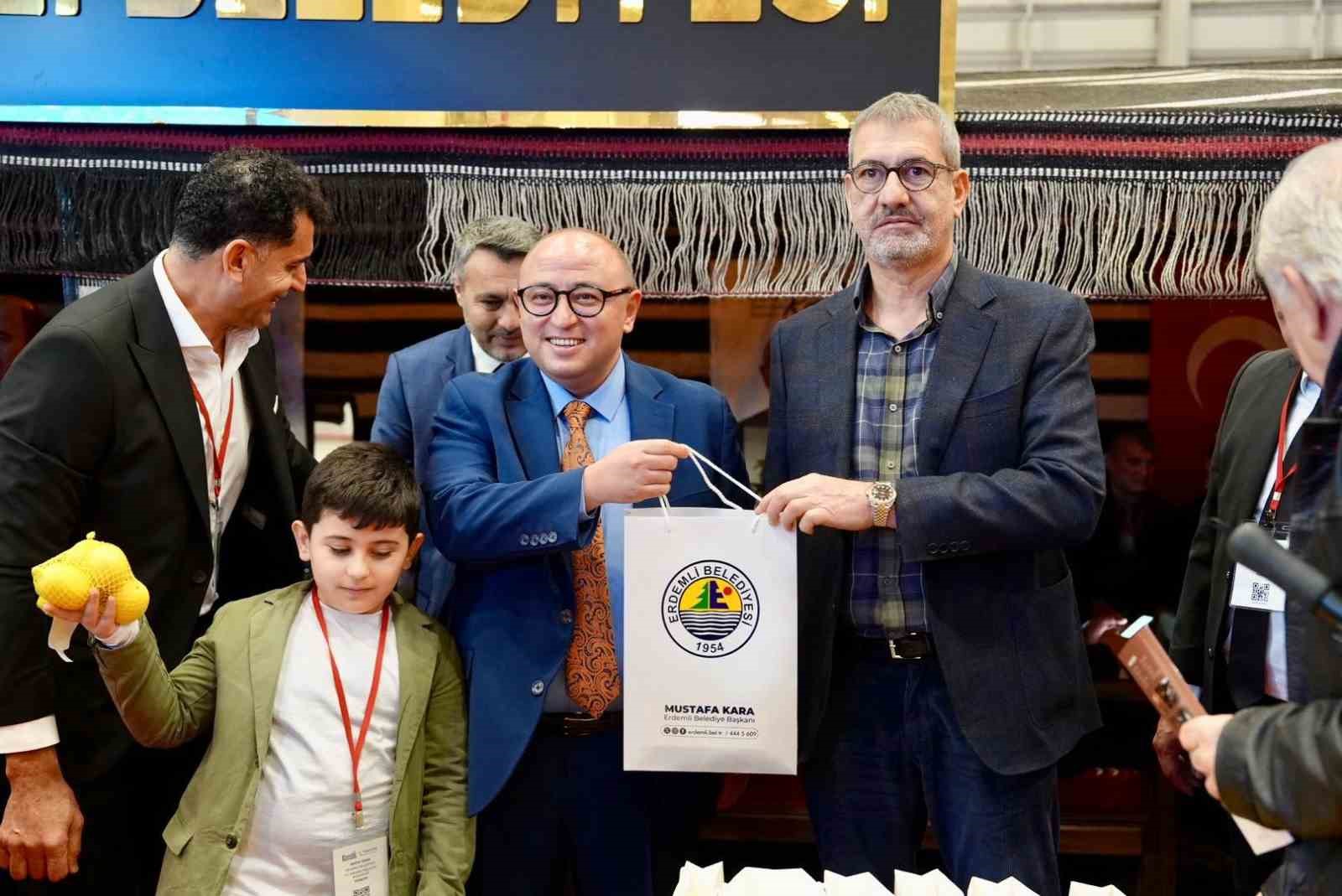 Yörüklerin ’Kıl çadırı’ kuruldu fuarın gözdesi oldu

