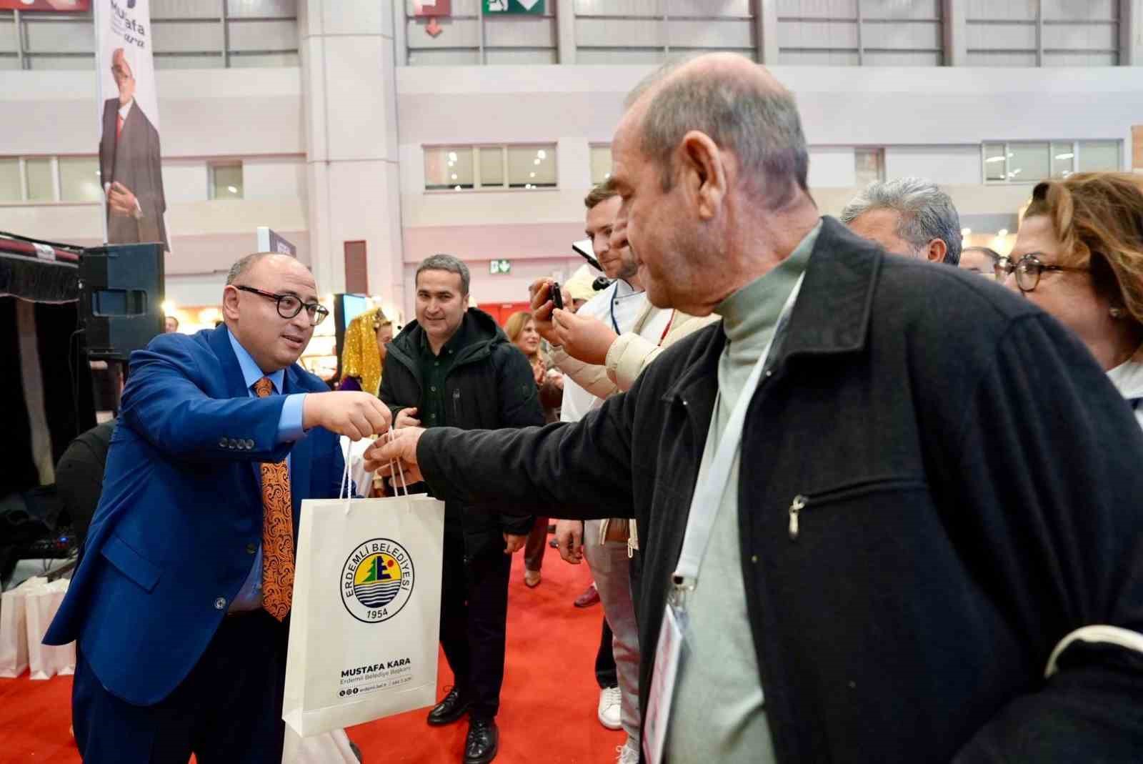 Yörüklerin ’Kıl çadırı’ kuruldu fuarın gözdesi oldu
