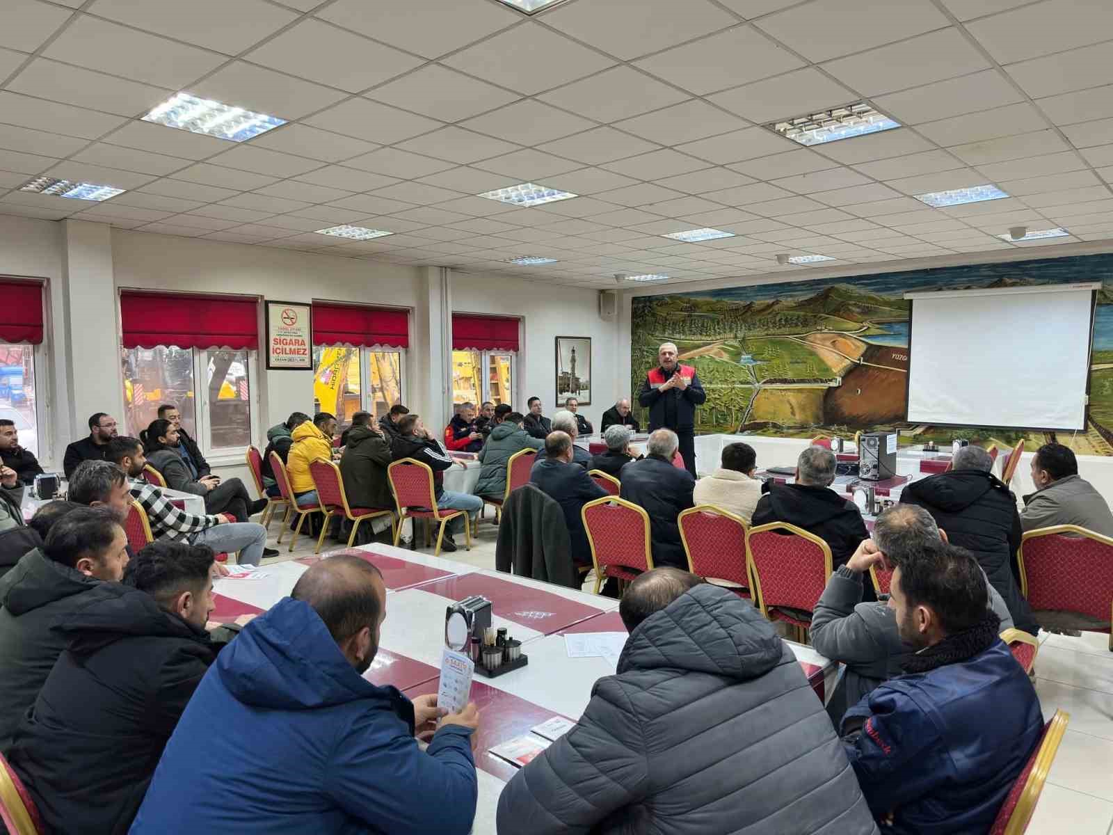 Yozgat Belediyesi İtfaiye ekipleri İl Özel İdare’de 50 personele eğitim verdi
