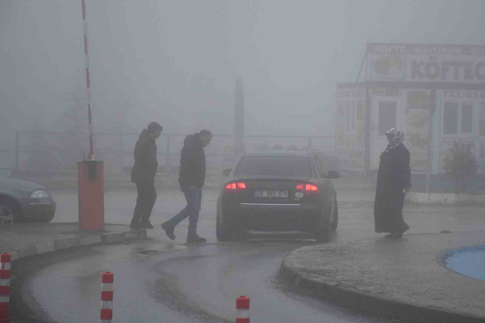 Yozgat sis altında kayboldu, görüş mesafesi 10 metreye kadar düştü
