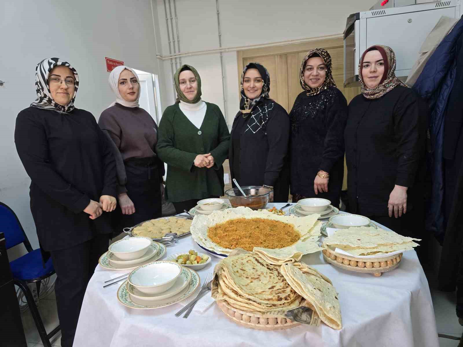 Yozgatlı kadınlar aldıkları eğitimle sofraları donatıyor
