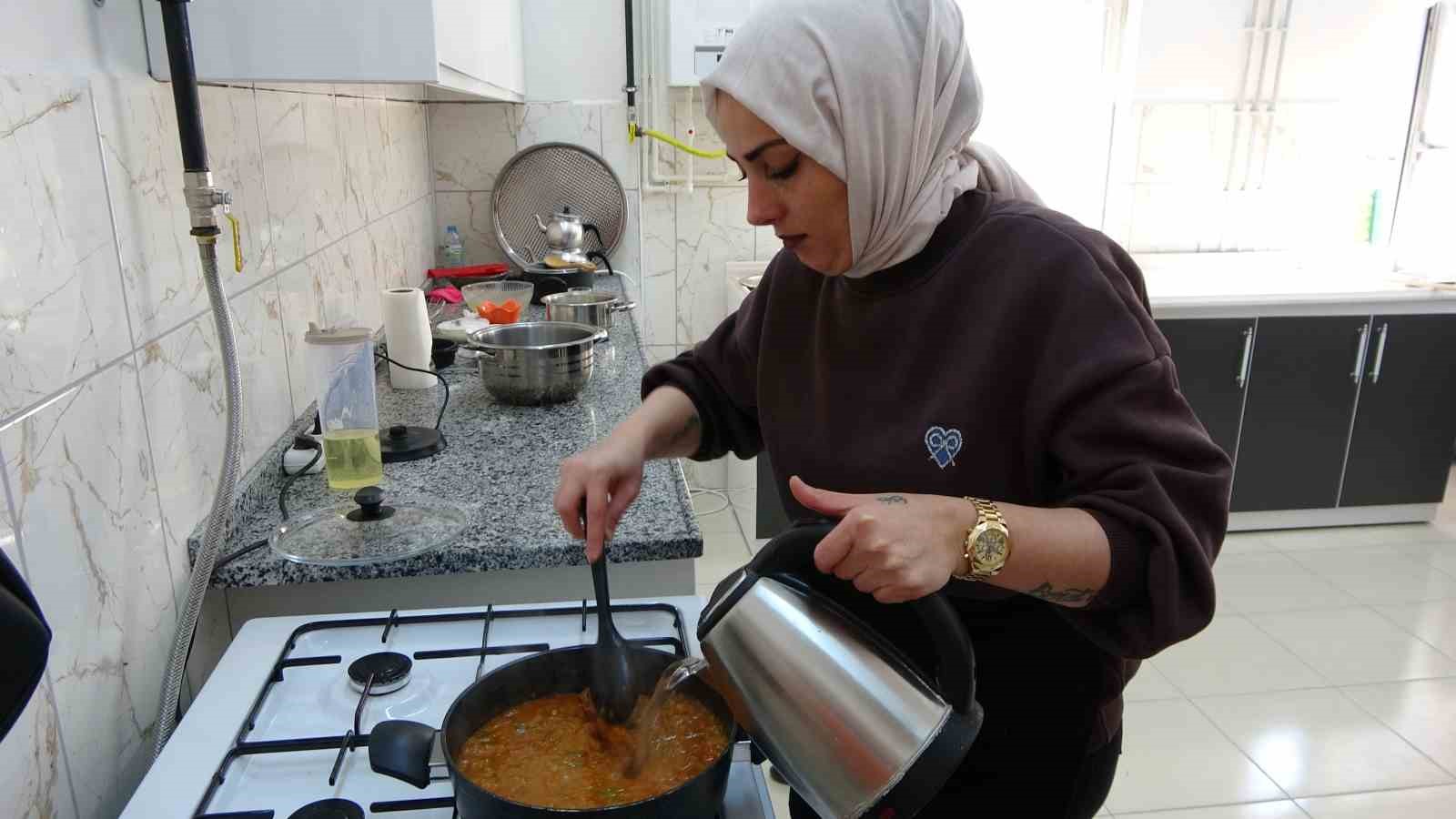 Yozgatlı kadınlar aldıkları eğitimle sofraları donatıyor
