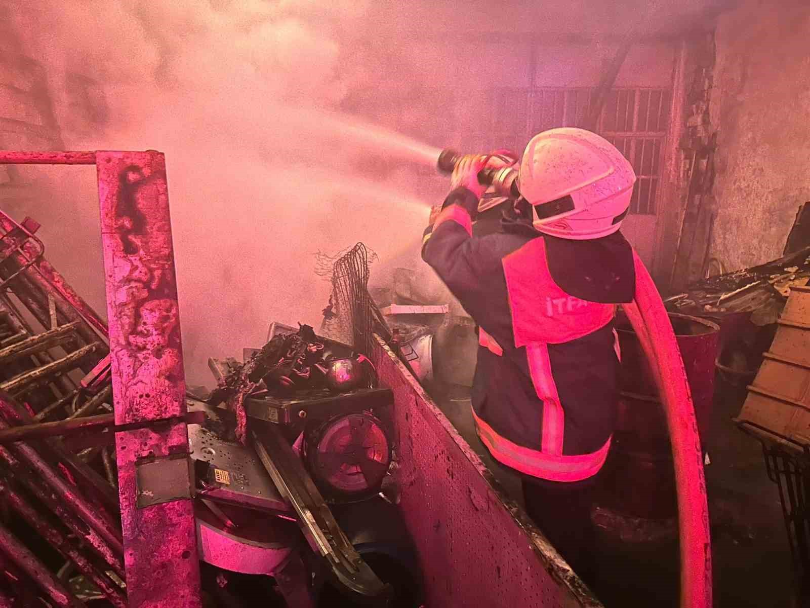 Yozgat’ta hurdacıda çıkan yangın söndürüldü
