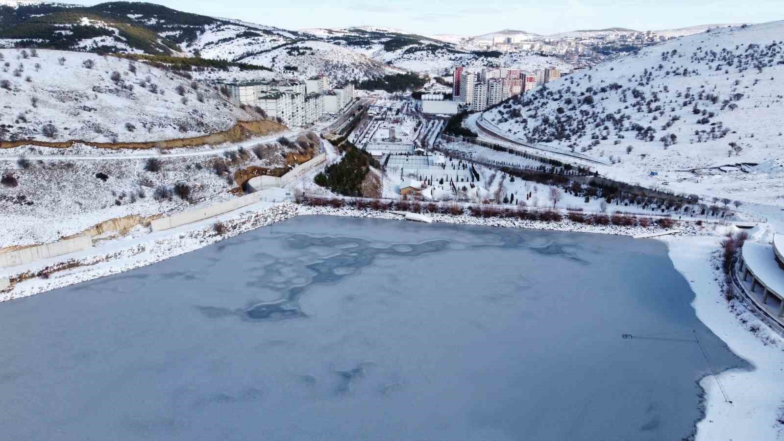 Yozgat’ta kar yağışının ardından soğuk hava etkili oldu, göletler dondu
