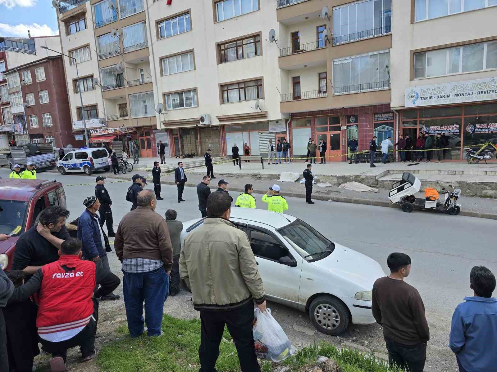 Yozgat’ta kazada kafasını kaldırıma çarpan yaşlı adam hayatını kaybetti
