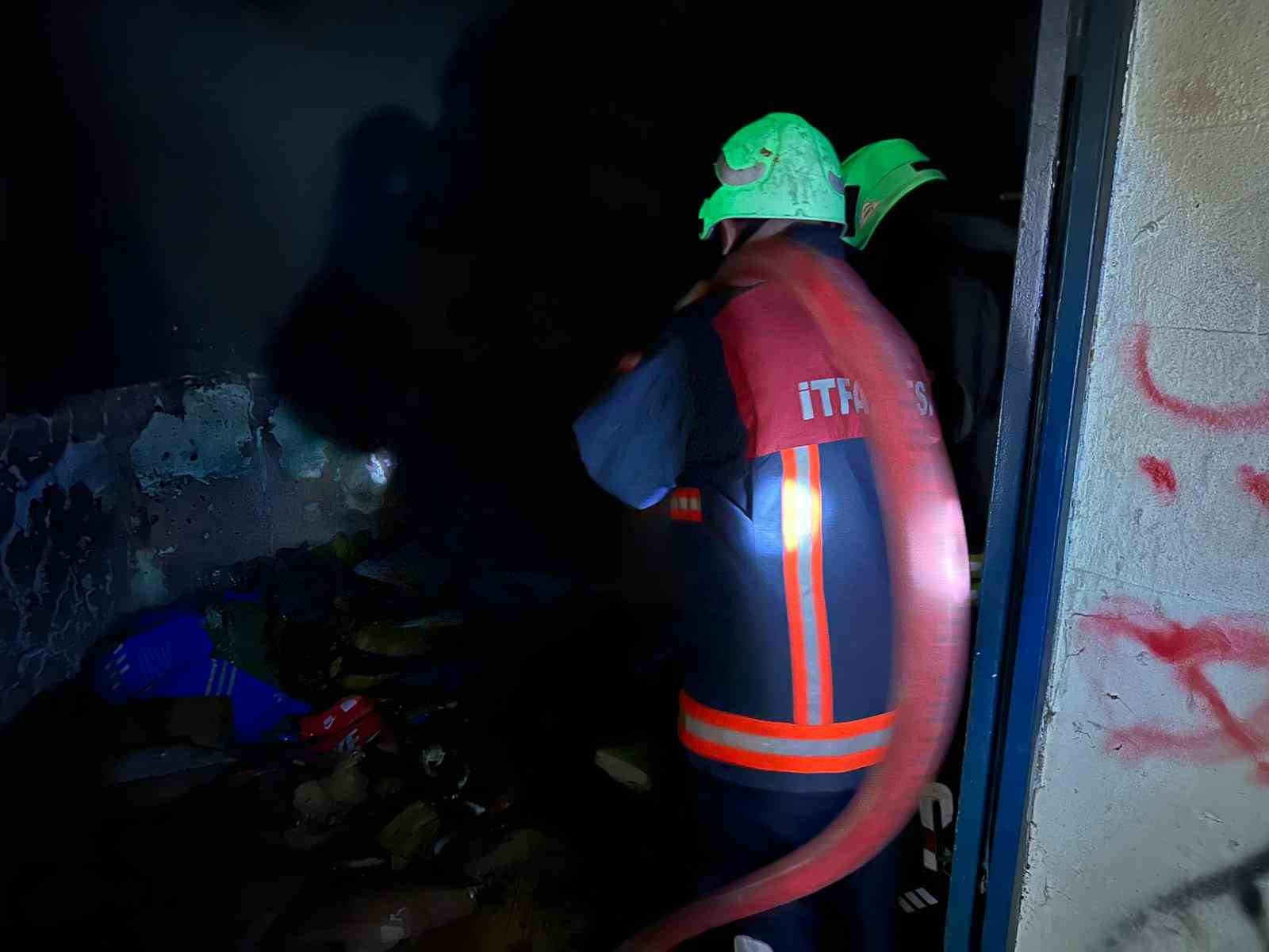 Yozgat’ta metruk binada çıkan yangın kısa sürede söndürüldü
