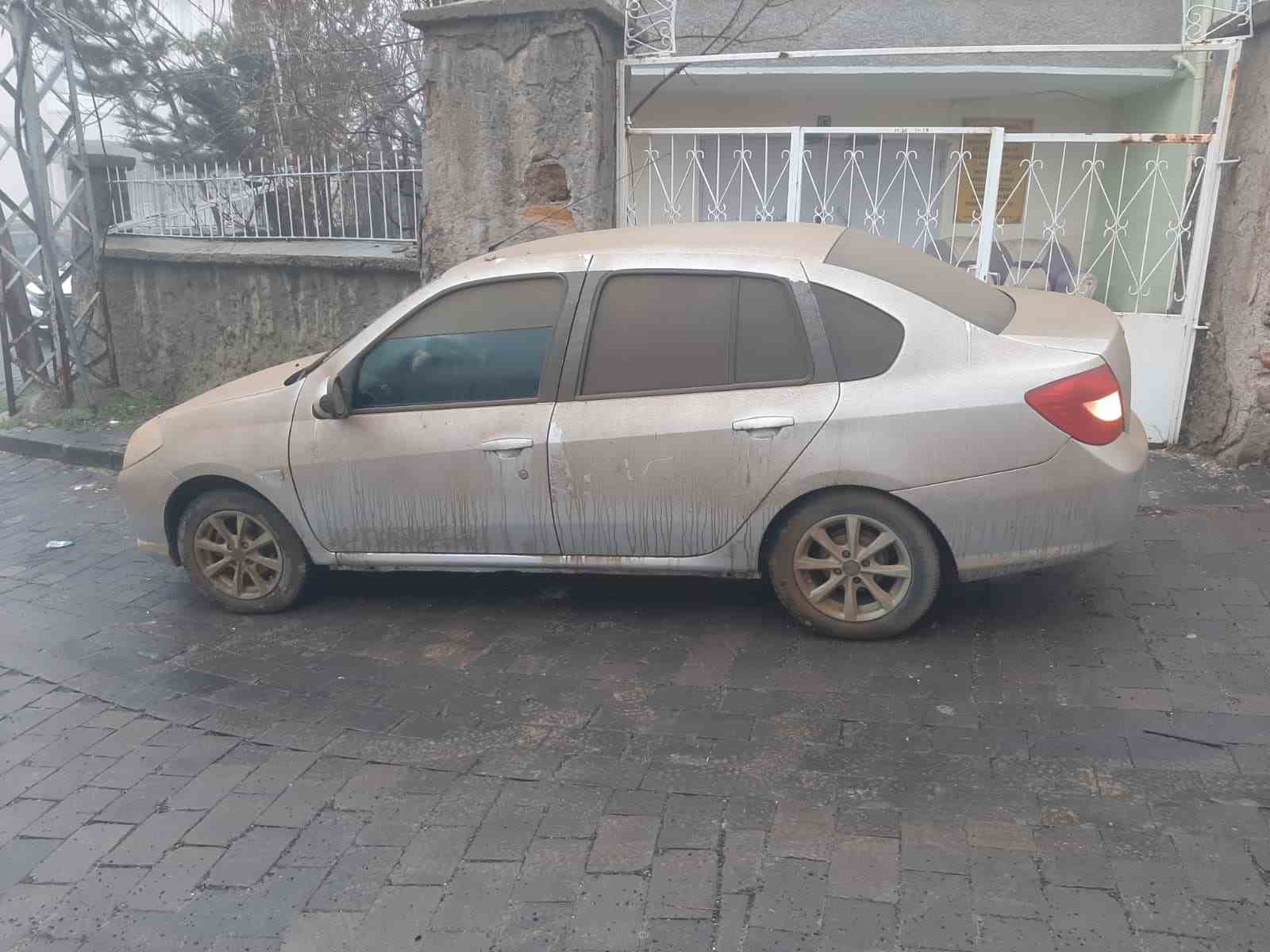Yozgat’ta metruk konak, yağışın etkisiyle çöktü
