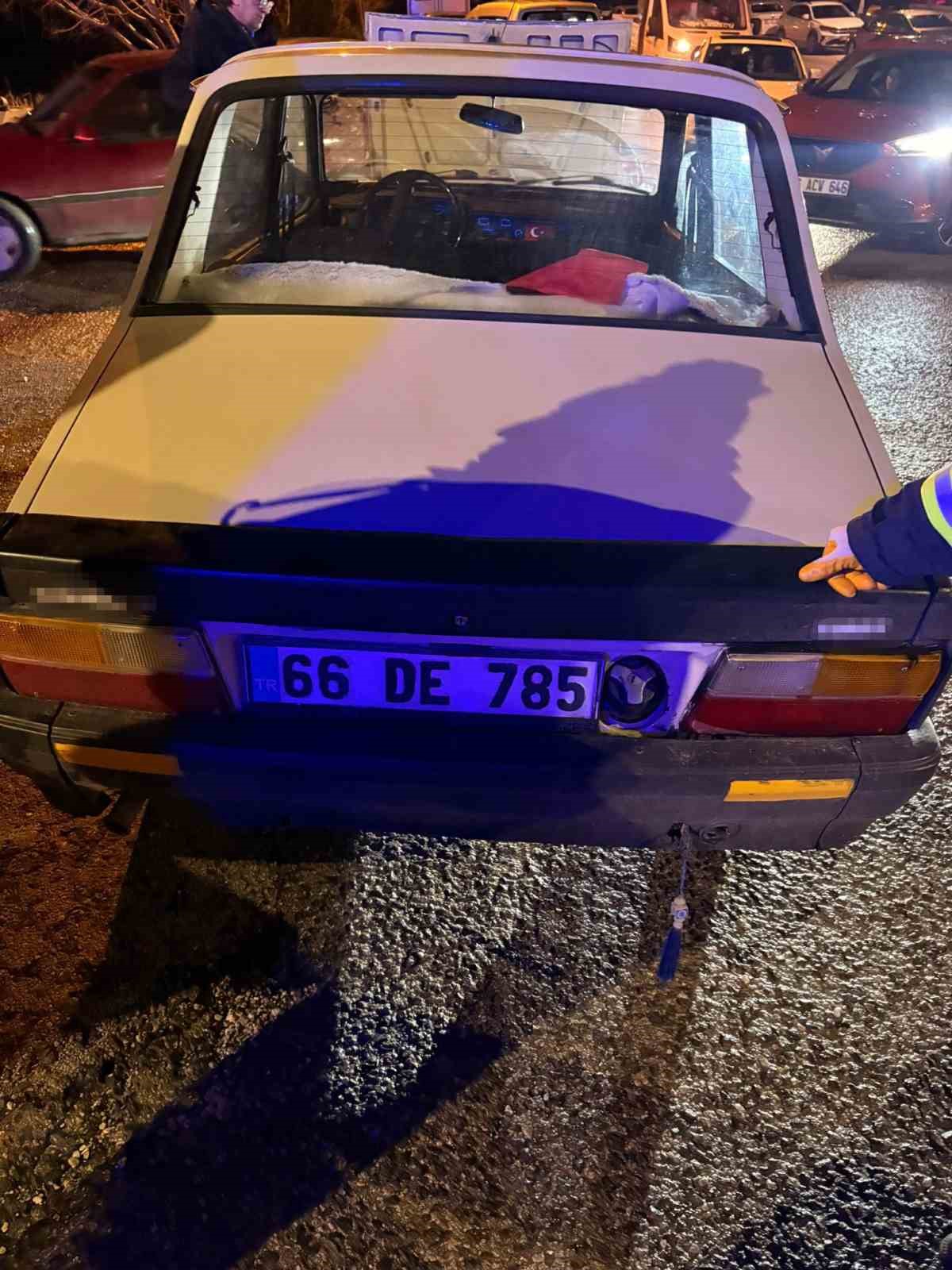 Yozgat’ta otomobil yan yattı, 3 kişi yaralandı
