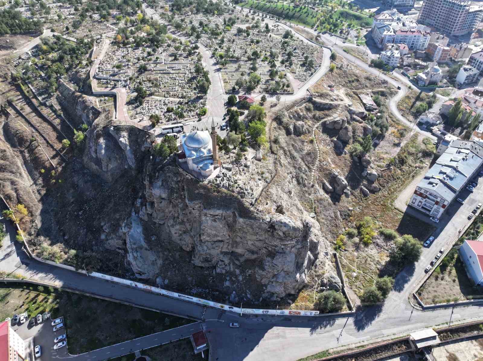 Yukarı Tekke kayalıkları ıslah ediliyor
