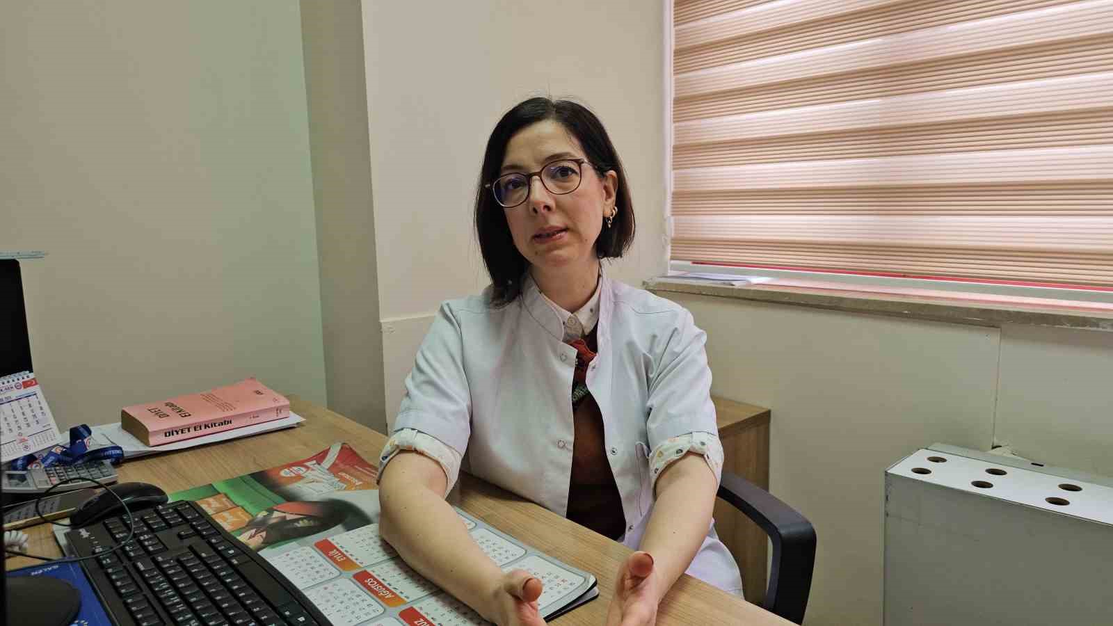 Yüksek enerjili ve işlenmiş gıdalar beynin ödül sistemini tetikleyerek hedonik açlığa yol açıyor
