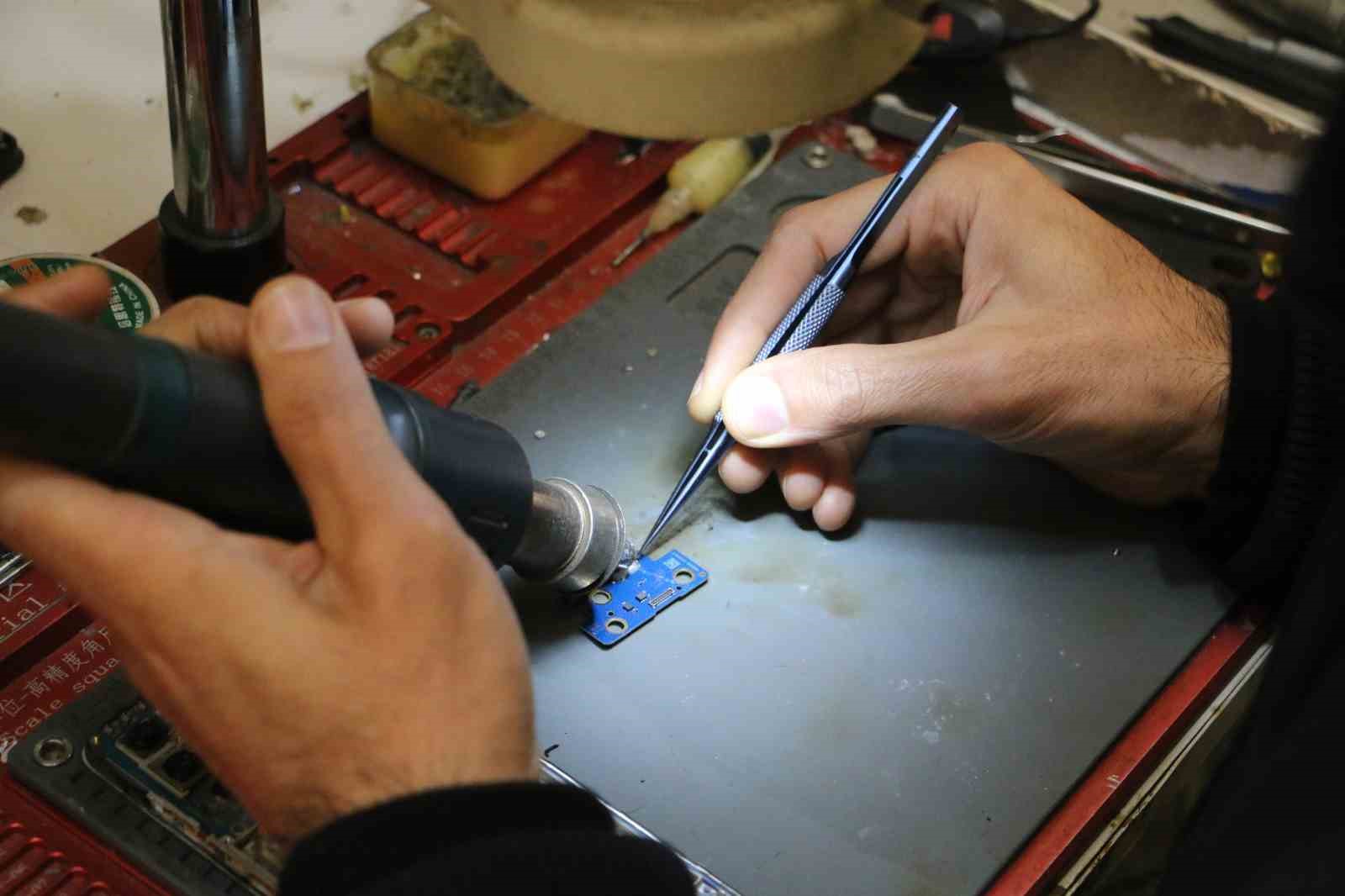 Yüksek voltajlı şarj aletleri telefonlara zarar veriyor
