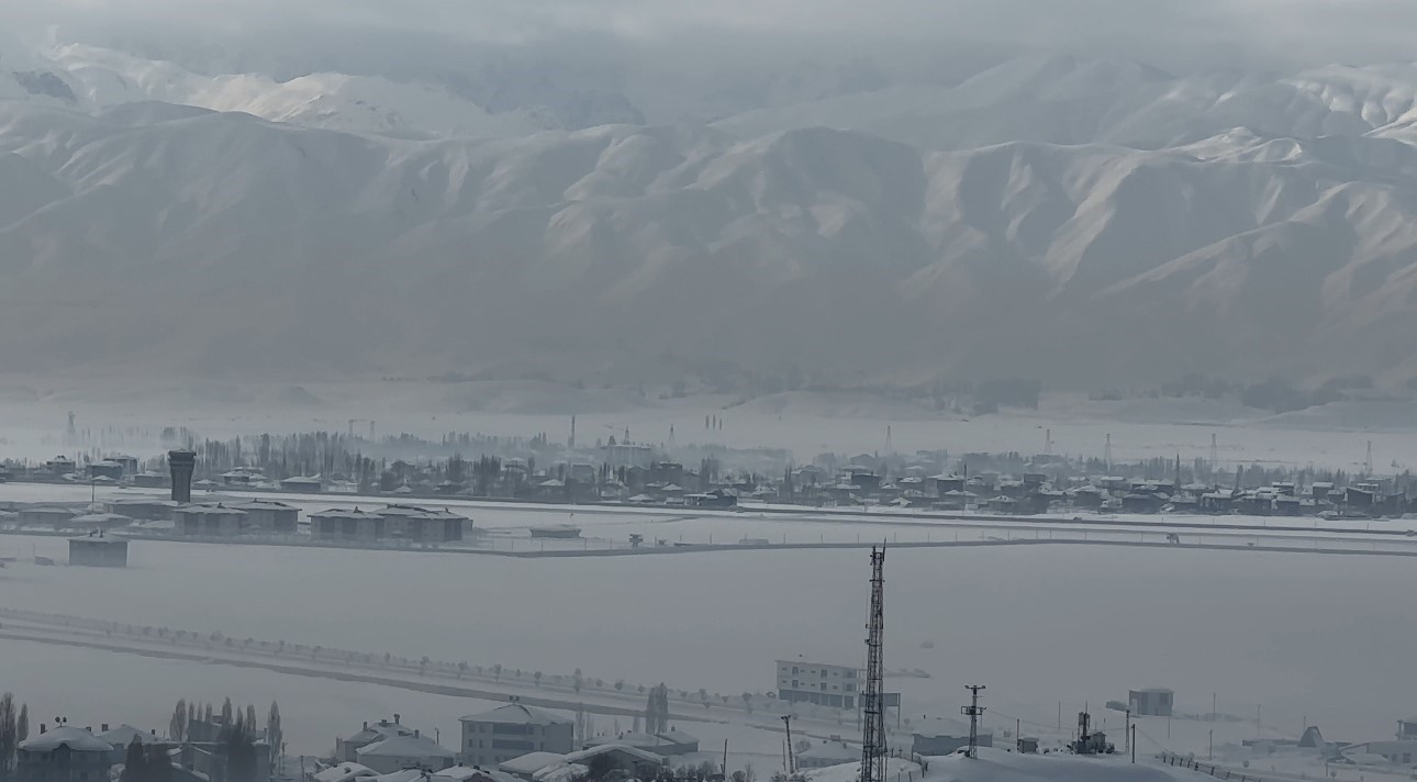 Yüksekova-Ankara uçak seferi iptal edildi
