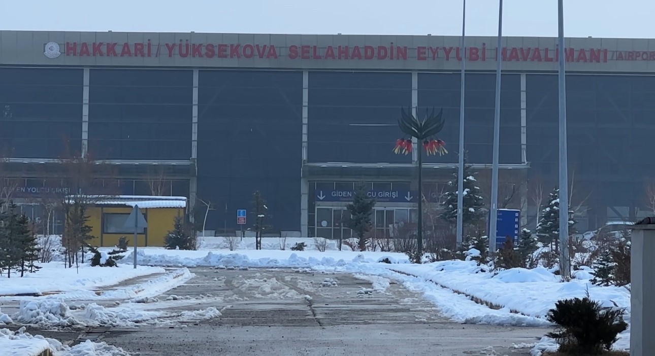 Yüksekova-Ankara uçak seferine sis engeli
