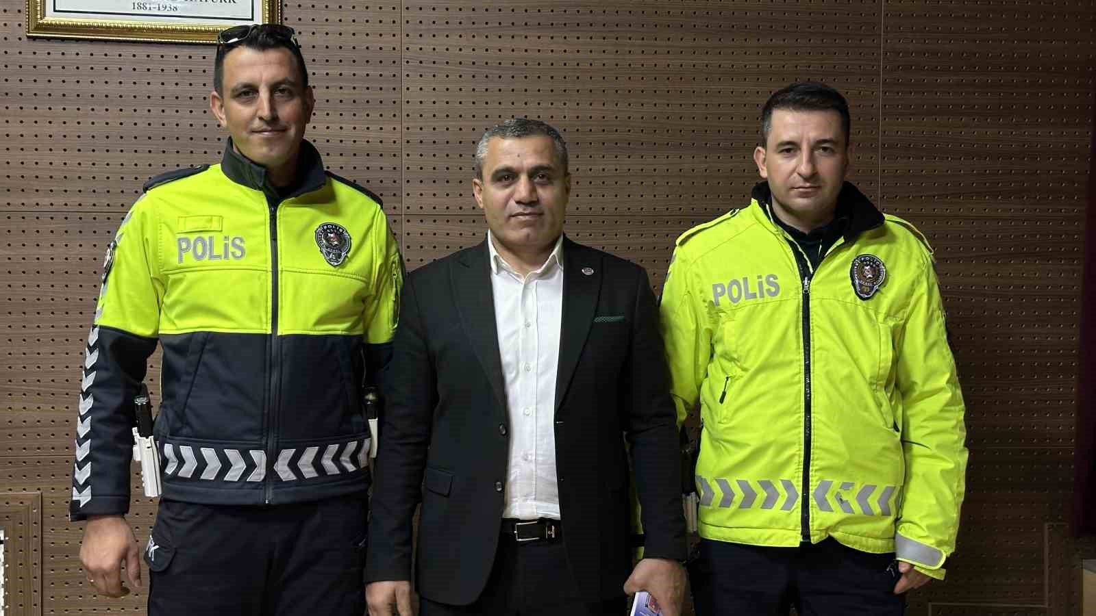 Yüksekova yollarında eğitim seferberliği
