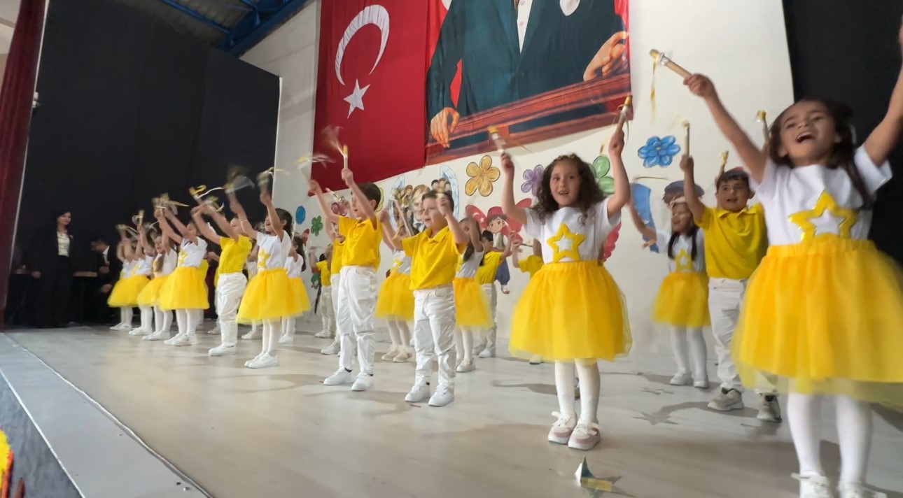 Yüksekova’da 23 Nisan Ulusal Egemenlik ve Çocuk Bayramı kutlandı
