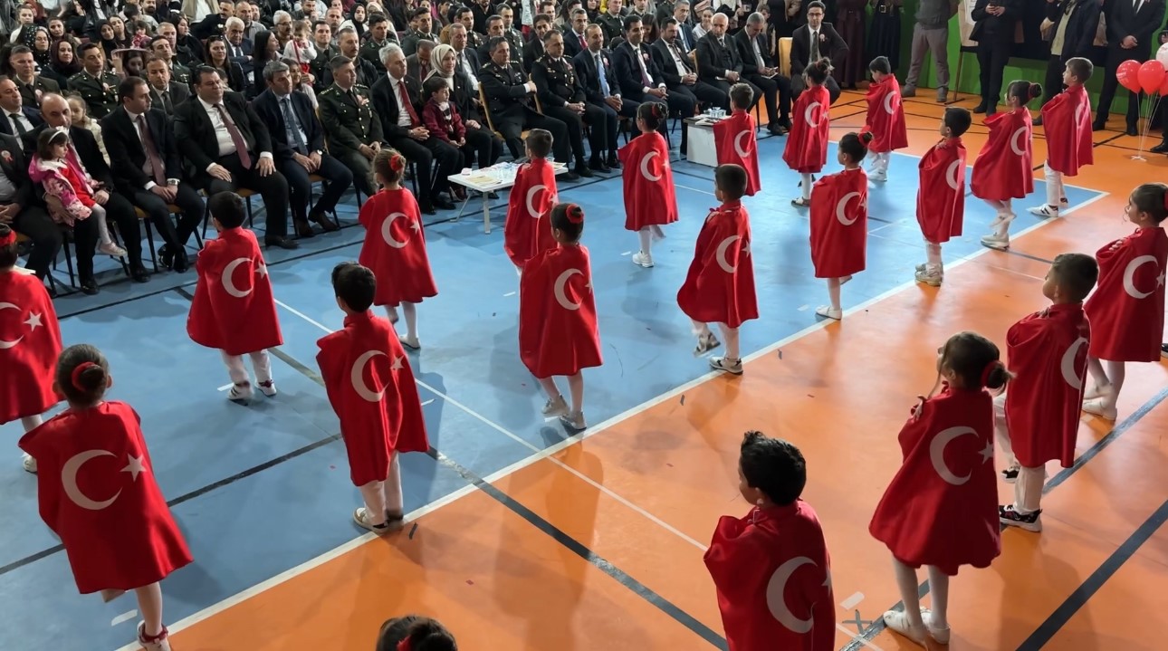 Yüksekova’da 23 Nisan Ulusal Egemenlik ve Çocuk Bayramı kutlandı
