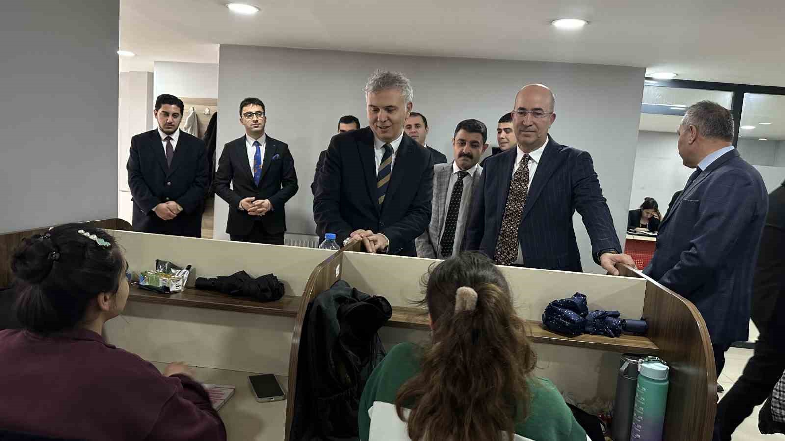 Yüksekova’da 62. Kütüphane Haftası etkinliklerle başladı
