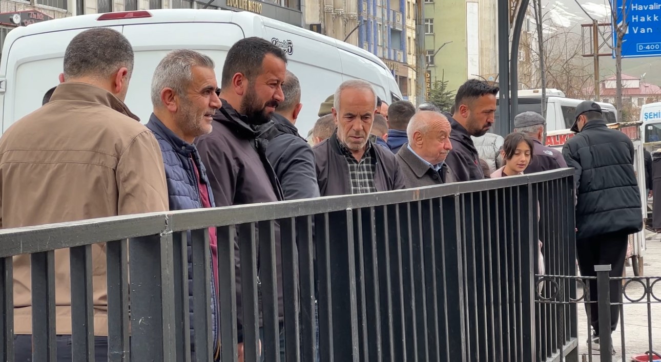 Yüksekova’da bereket taşkını: 10 yıl sonra gelen görsel şölen
