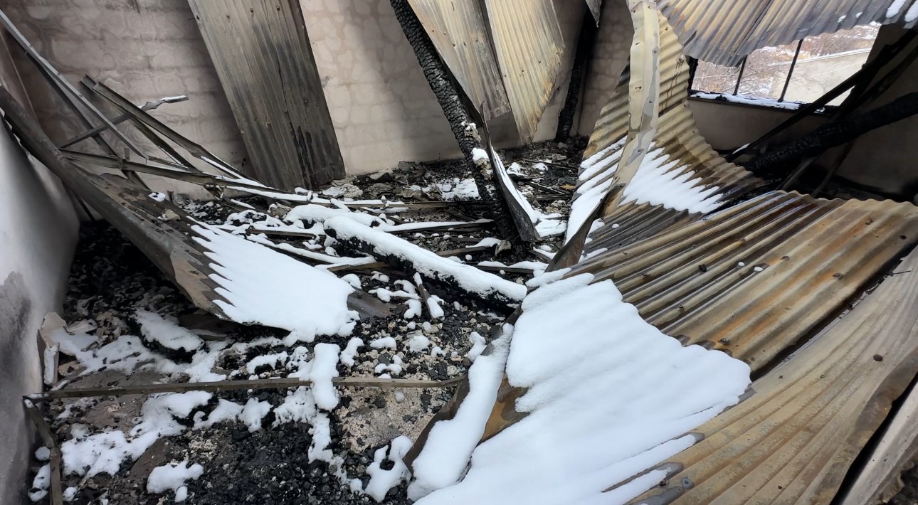 Yüksekova’da çıkan yangında bir ev kullanılamaz hale geldi
