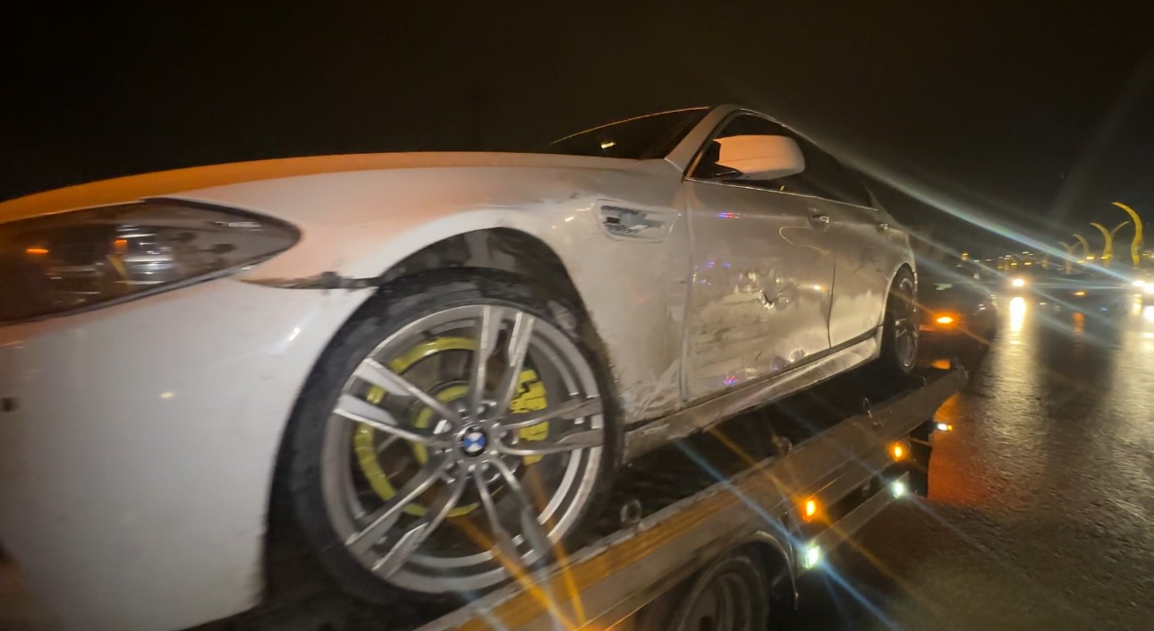 Yüksekova’da gizli buzlanma zincirleme kazaya neden oldu
