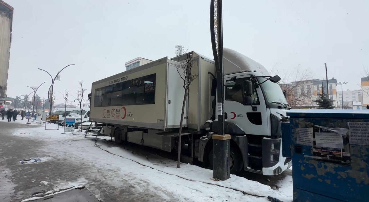 Yüksekova’da "Hedef Sümbül Dağı" kan bağışı kampanyası sürüyor
