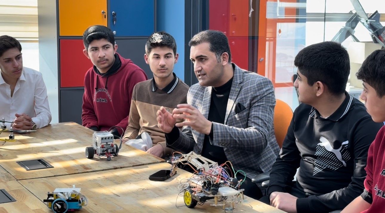 Yüksekova’da ilk robotik takımı ’Bezoar’ İstanbul yolcusu
Yüksekova’da ilk robotik takımı ’Bezoar’ İstanbul yolcusu