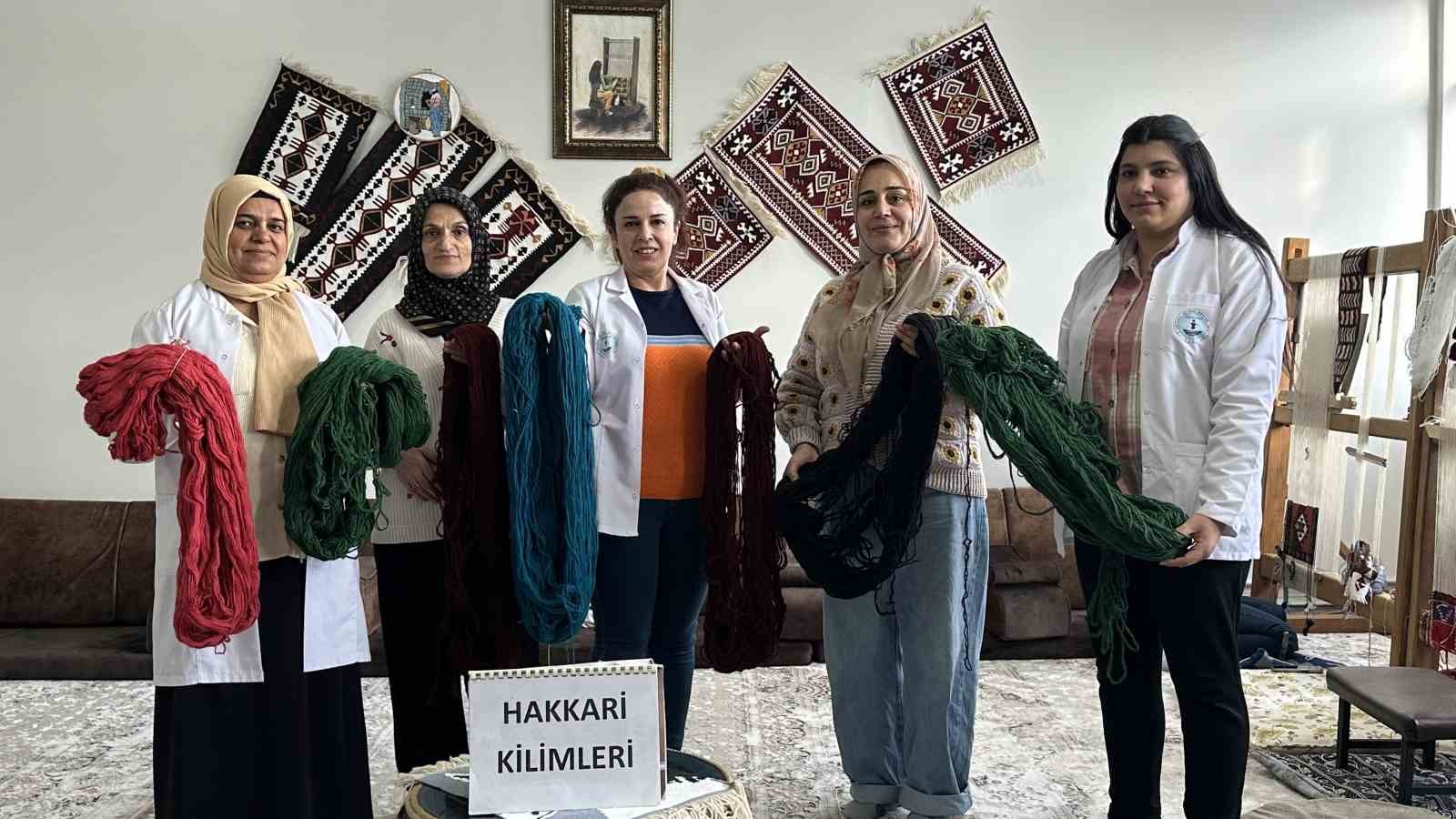 Yüksekova’da kadınların sabrı motiflere dönüşüyor: Yünün kilim yolculuğu
