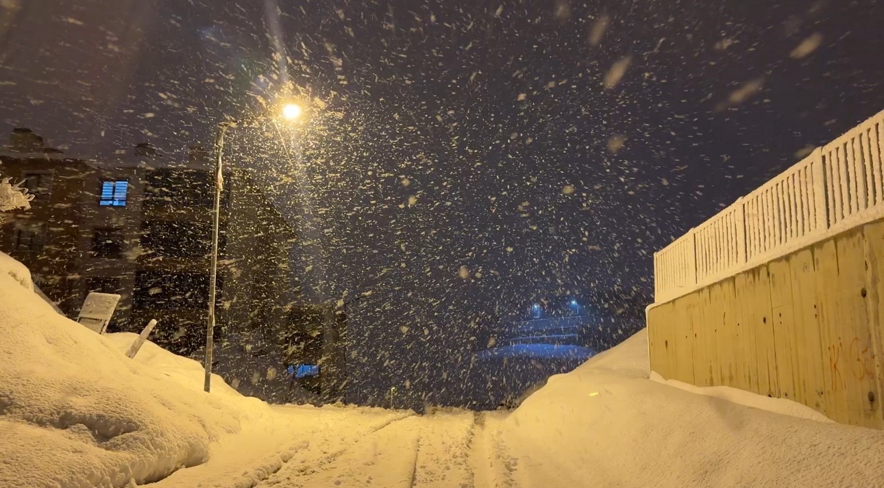 Yüksekova’da kar kalınlığı 15 santimetreye ulaştı

