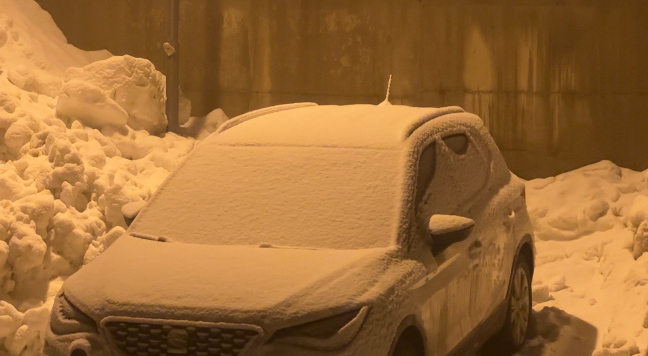 Yüksekova’da kar yağışı ve sis etkili oluyor
