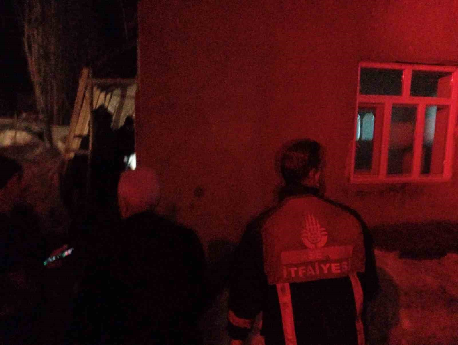 Yüksekova’da korkutan yangın: Bir aile evsiz kaldı
