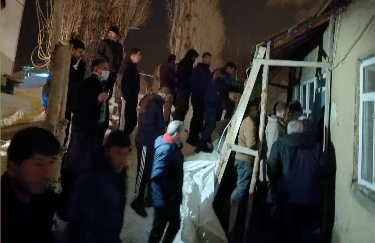 Yüksekova’da korkutan yangın: Bir aile evsiz kaldı
