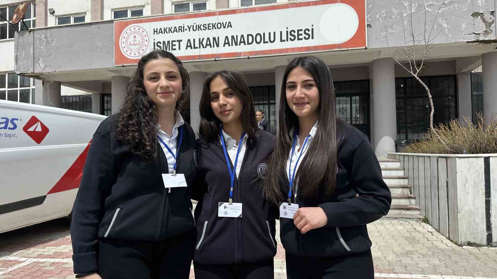 Yüksekova’da öğrencilerin bilimsel çalışmaları görücüye çıktı
