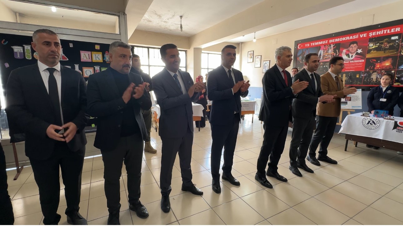 Yüksekova’da öğrencilerin bilimsel çalışmaları görücüye çıktı
