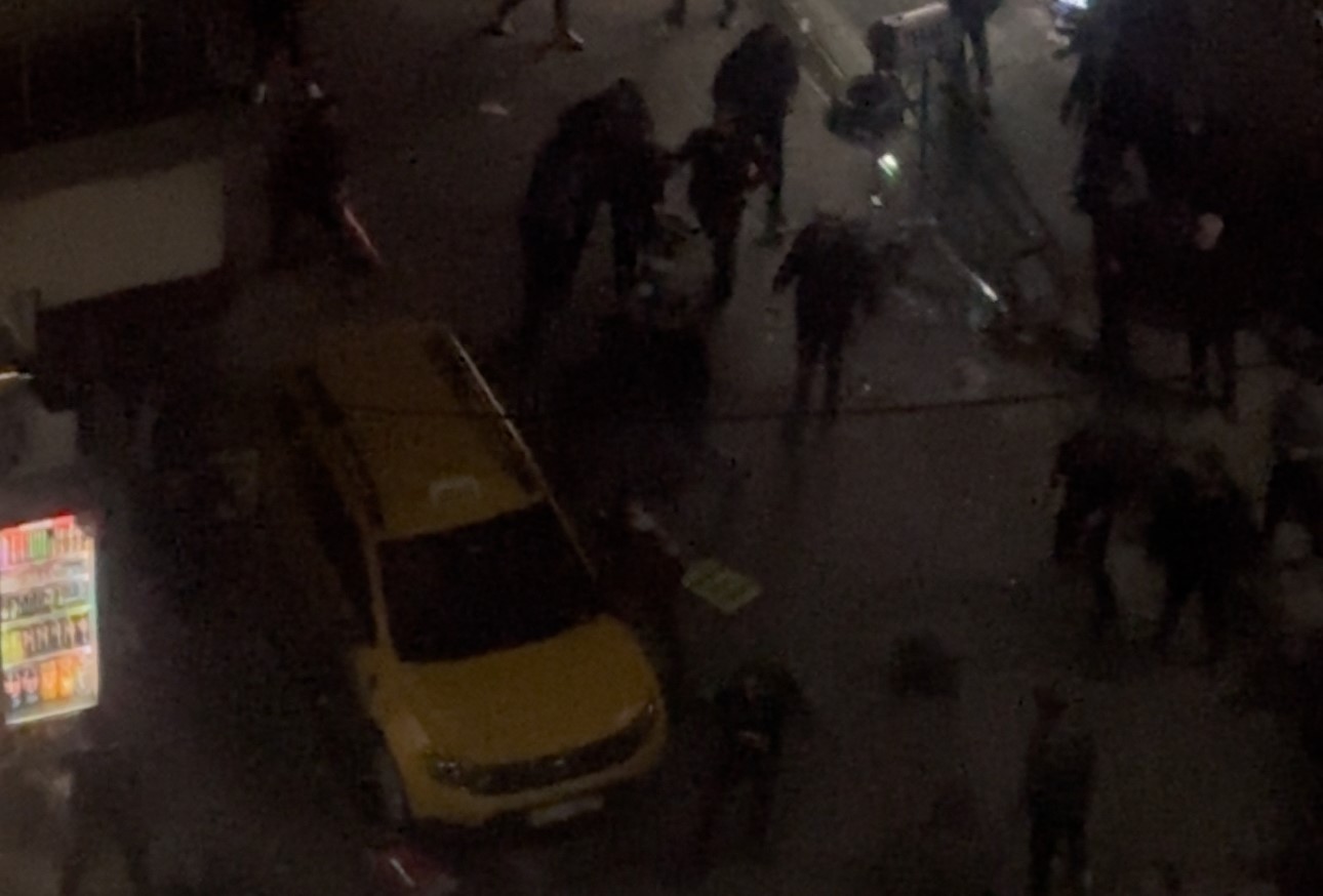 Yüksekova’da taşlı sopalı kavga: 1’i polis 2 yaralı
