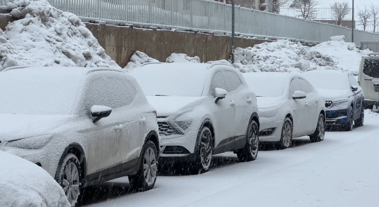 Yüksekova’da yoğun kar yağışı
